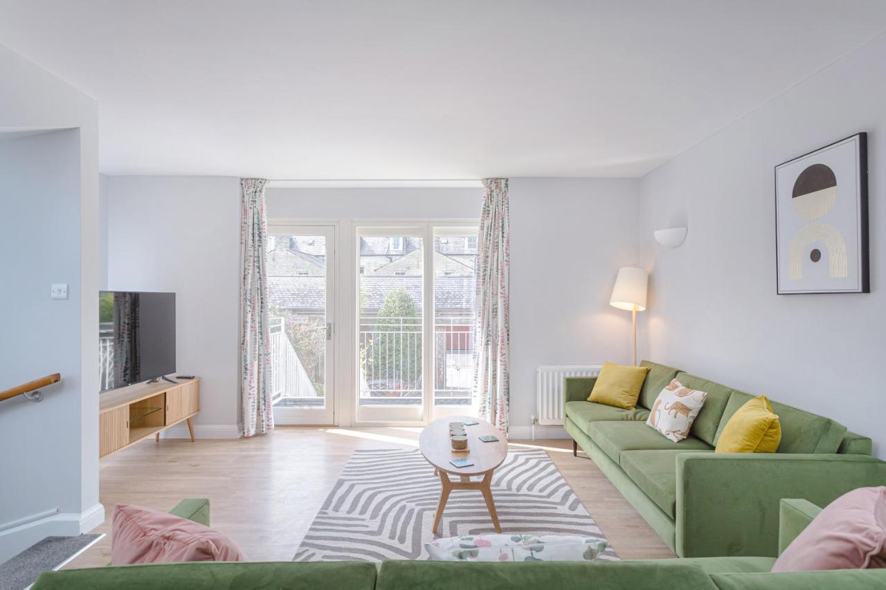 3 Bedroom Jesus Green Townhouse With Parking CBG Eksteriør bilde