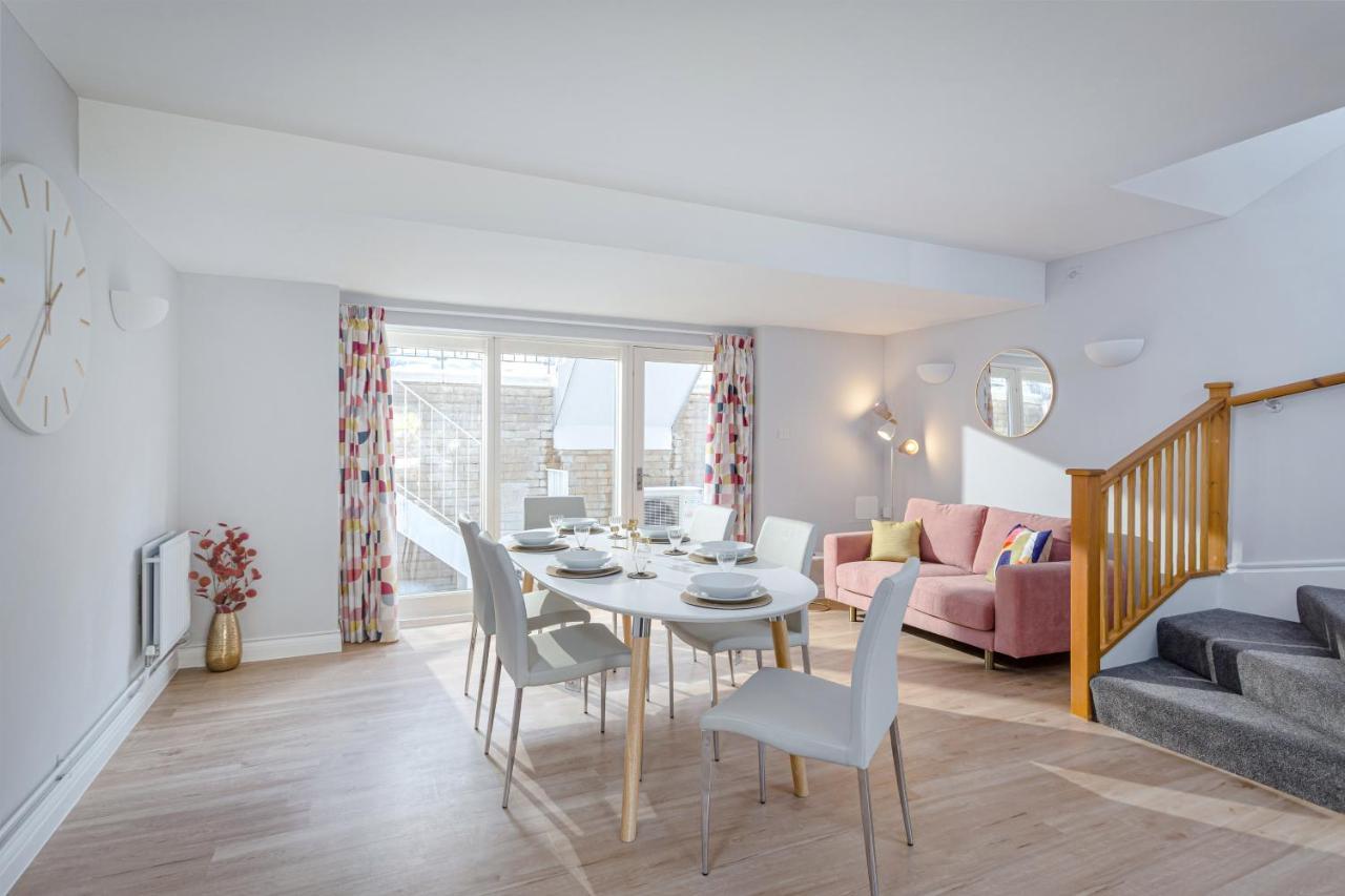 3 Bedroom Jesus Green Townhouse With Parking CBG Eksteriør bilde