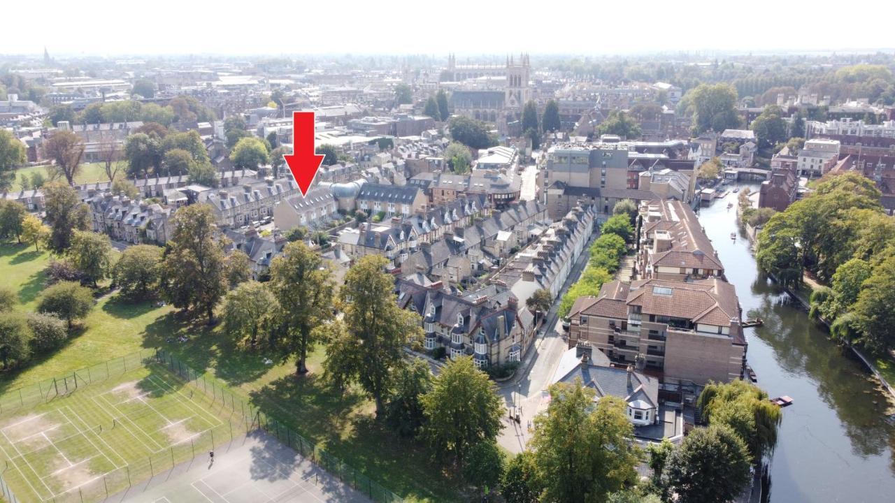 3 Bedroom Jesus Green Townhouse With Parking CBG Eksteriør bilde